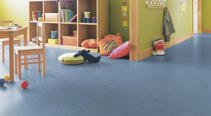 Marmorette Dusty Blue - room scene